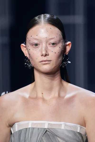Look 9